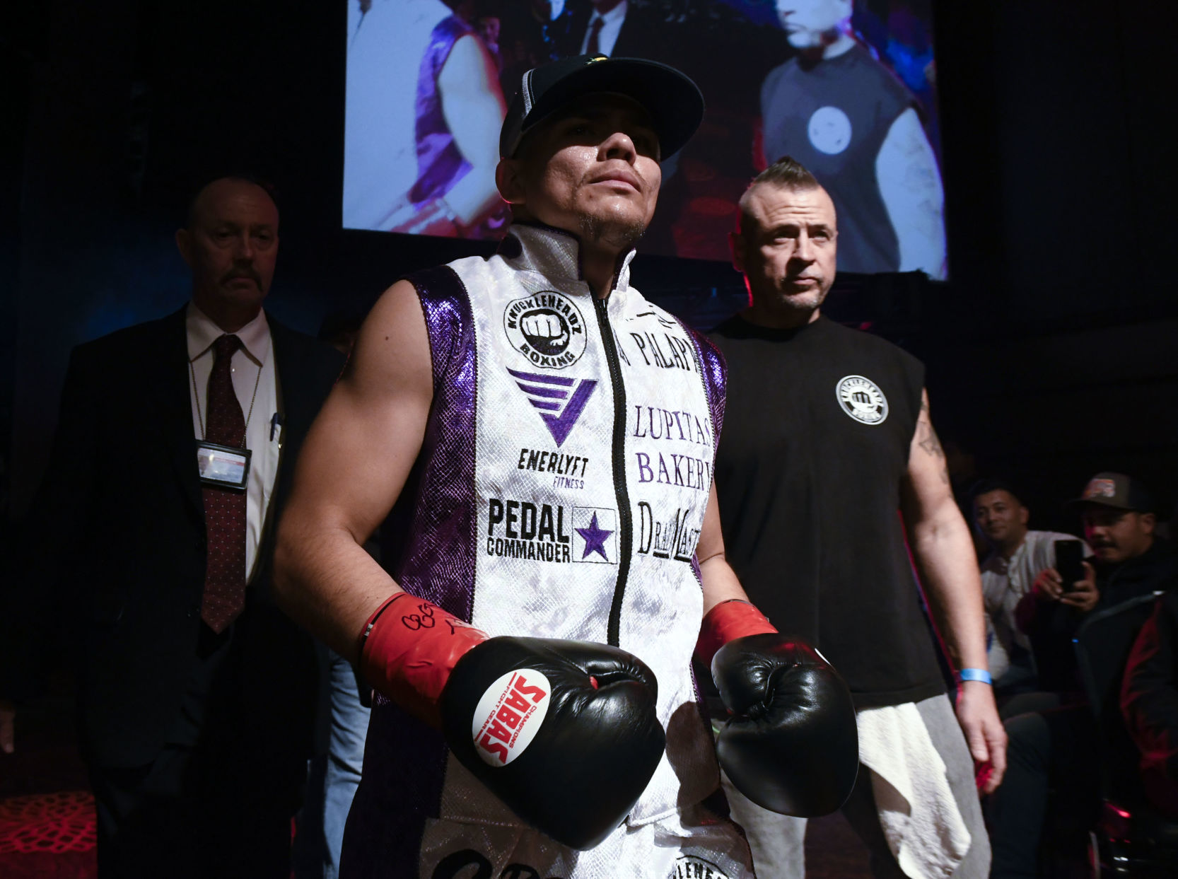 011020 WFC 120 boxing 30.jpg